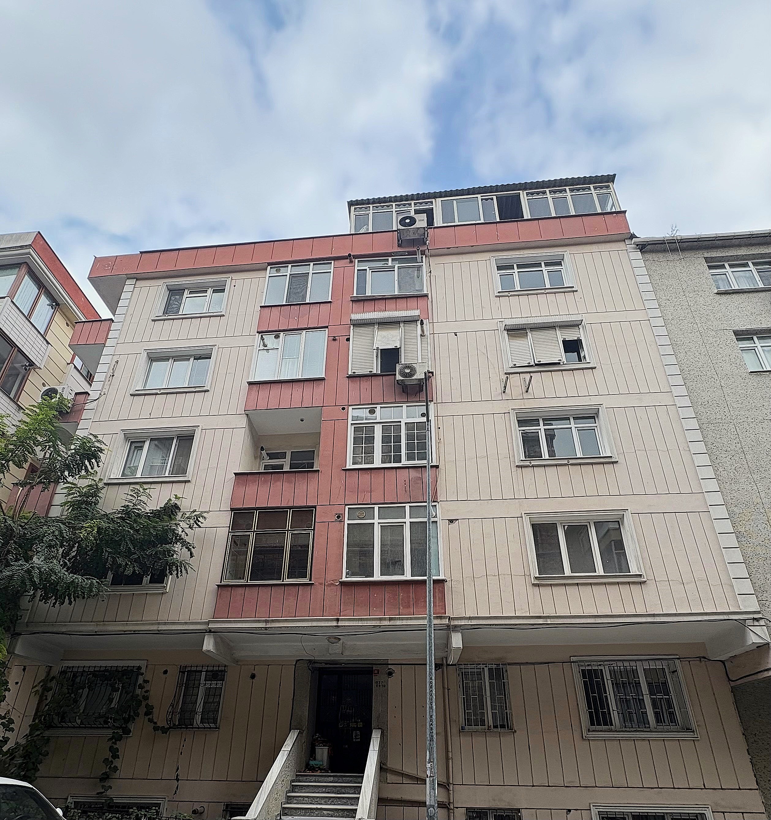 Coşkun Apartmanı